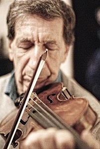 Juk Valentin(violin)