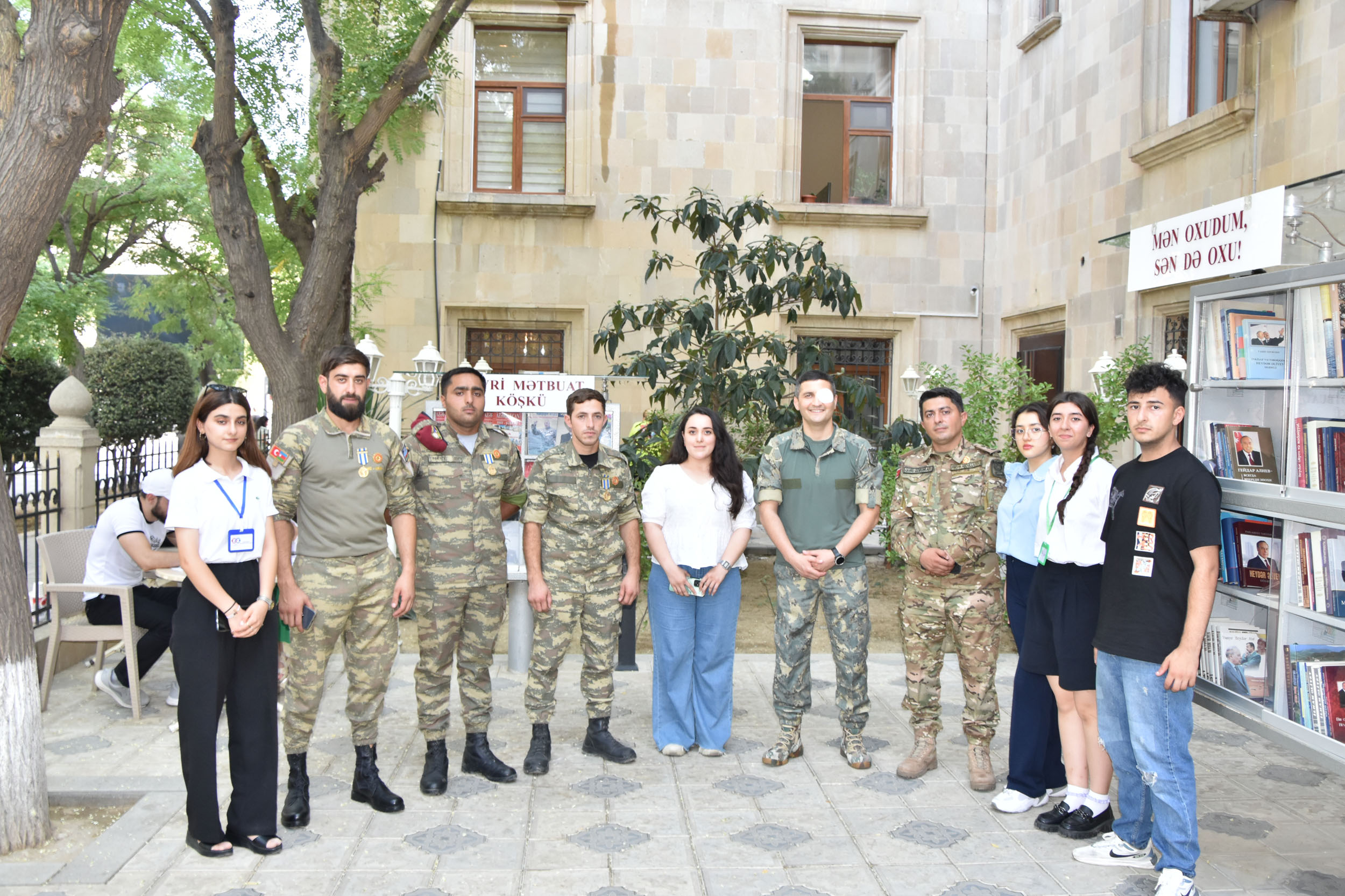 Milli Kitabxananın nəzdində fəaliyyət göstərən Açıq kitabxana-sərbəst mütaliə bölməsində 20 yanvar - Ümumxalq Hüzn Gününə həsr olunmuş tədbir keçirilib. 